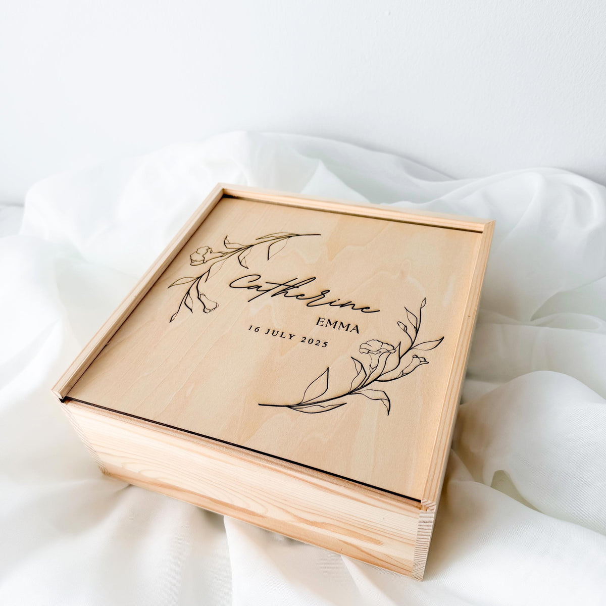 Minimalist Floral Baby Keepsake Box, Modern Newborn Memory Box, Birth Stats Box, Baby Girl Keepsake Gift, Baby Shower Gift