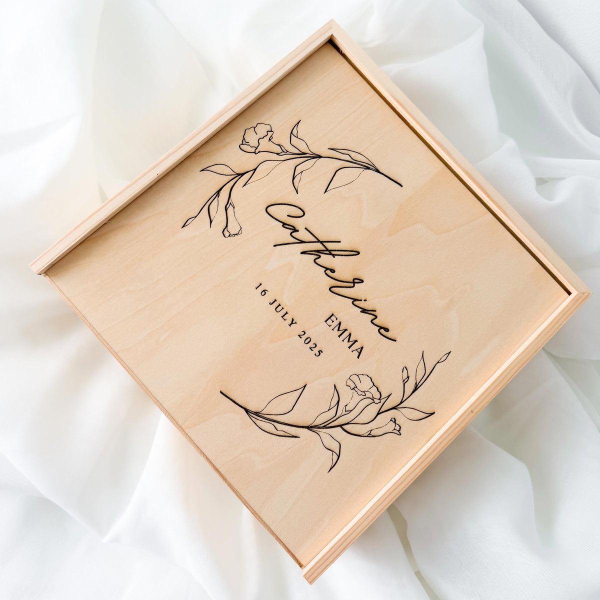 Minimalist Floral Baby Keepsake Box, Modern Newborn Memory Box, Birth Stats Box, Baby Girl Keepsake Gift, Baby Shower Gift