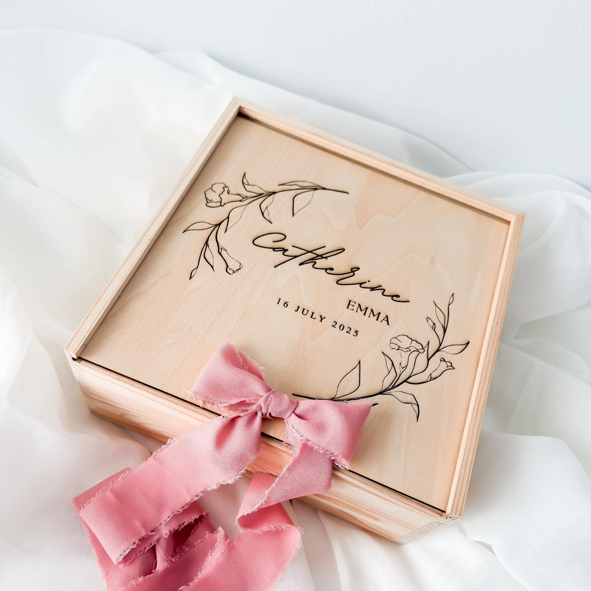 Minimalist Floral Baby Keepsake Box, Modern Newborn Memory Box, Birth Stats Box, Baby Girl Keepsake Gift, Baby Shower Gift